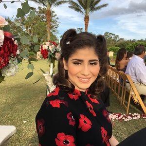 Meet your Posher, Caroline